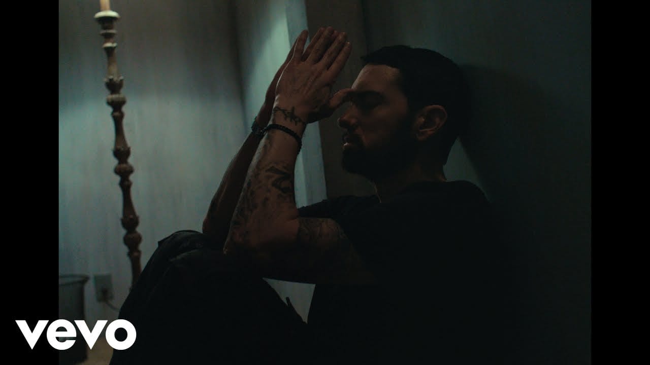 Eminem lança clipe de 'Somebody Save Me' com Jelly Roll