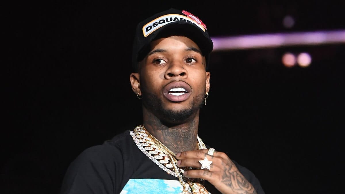 Tory Lanez é esfaqueado na prisão