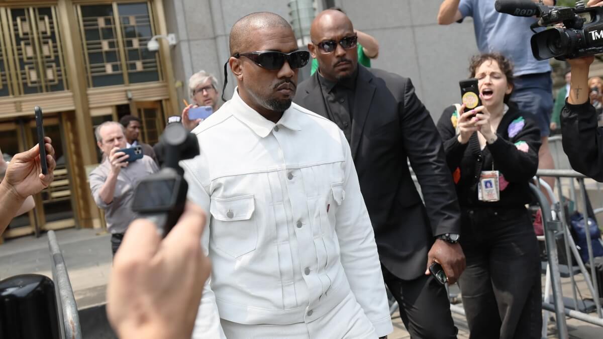 Kanye West comparece ao tribunal para demonstrar apoio a Diddy durante julgamento