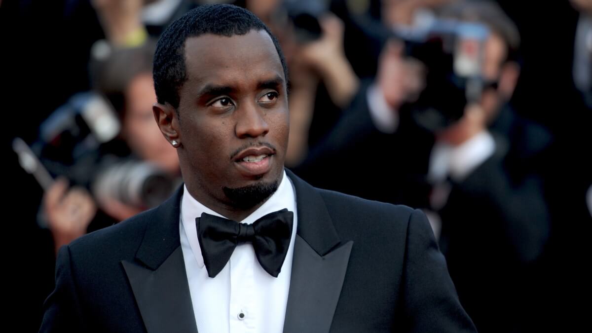 Produtor acusa Diddy de agressão sexual em sauna de academia Produtor acusa Diddy de agressão sexual em sauna de academia