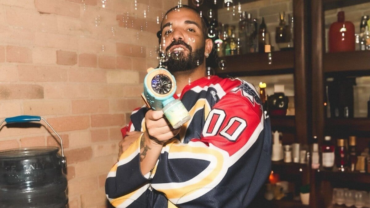Drake lança 'What Did I Miss?' com linhas sobre traições e velhos aliados