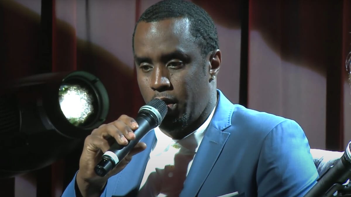 Diddy acusa prisão de servir comida com larvas e tratar presos de forma 'desumana'