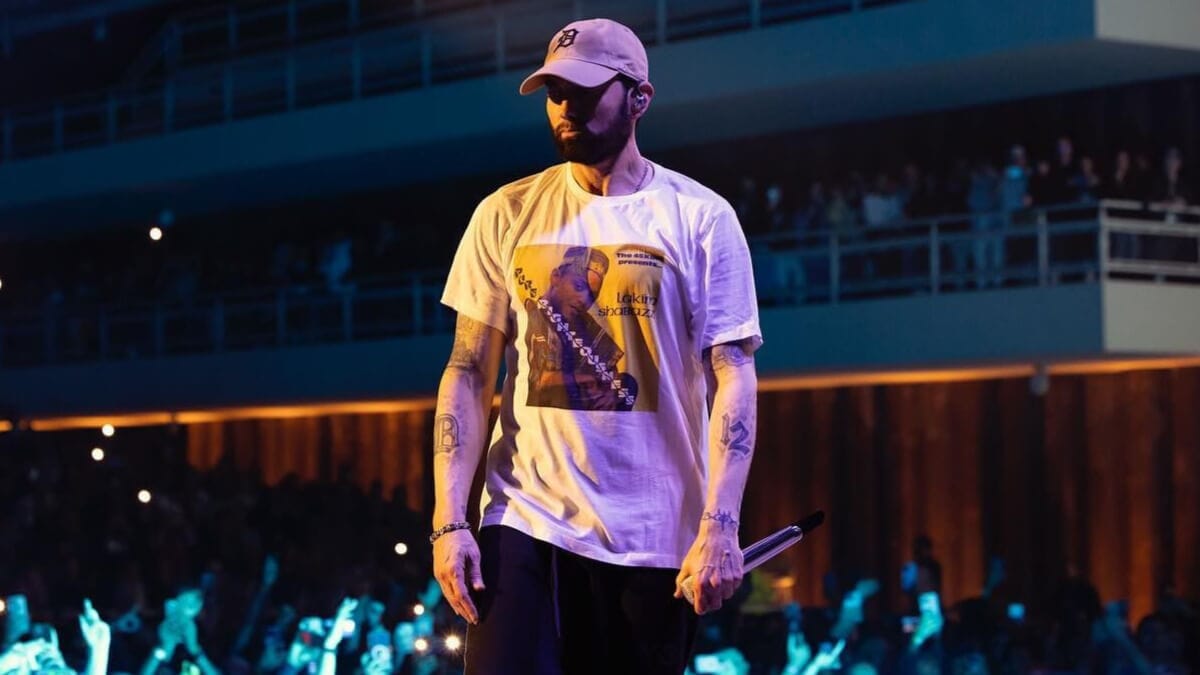 Eminem fala sobre sobriedade, overdose e o impacto em sua carreira no documentário 'Stans'