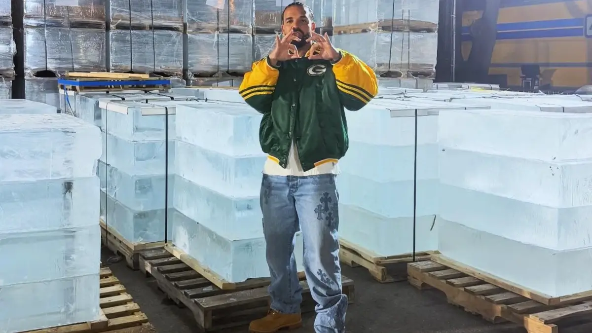 Drake esconde data de 'Iceman' dentro de bloco gigante de gelo Drake esconde data de 'Iceman' dentro de bloco gigante de gelo