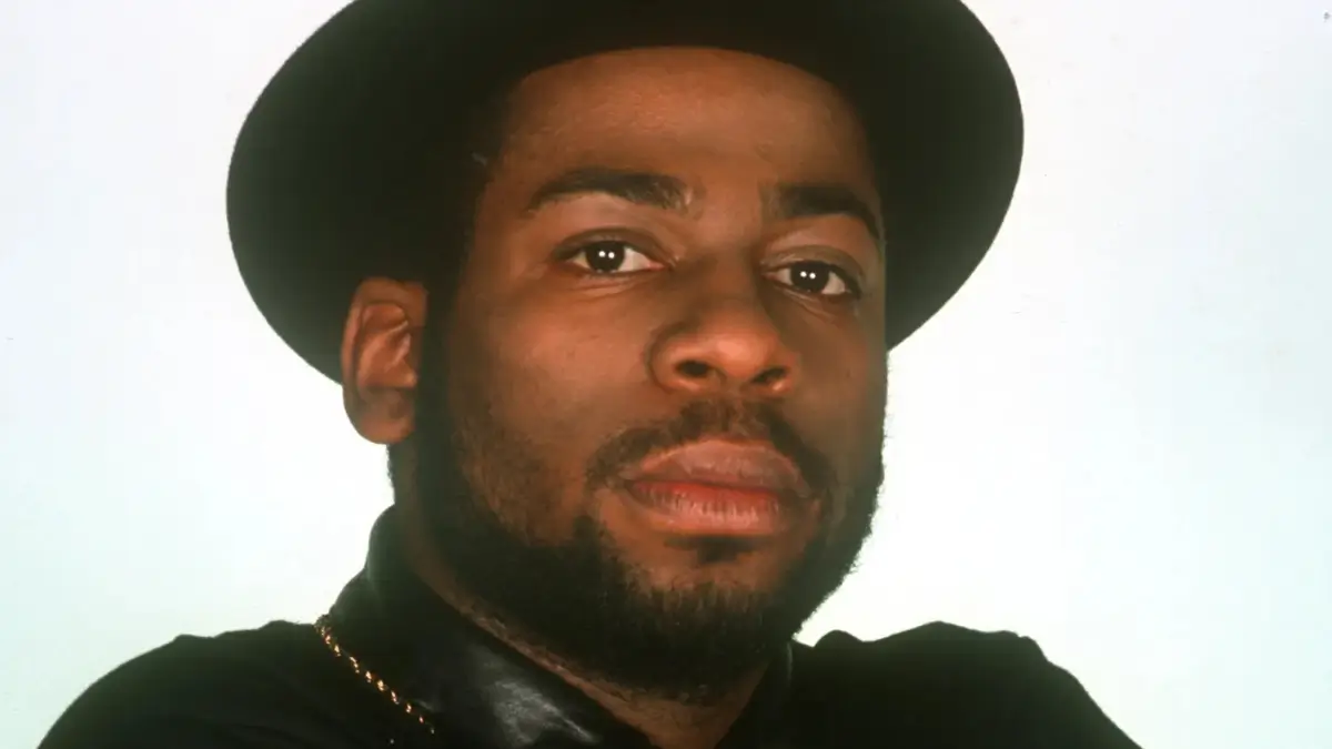 Terceiro envolvido no assassinato de Jam Master Jay se declara culpado após 24 anos Terceiro envolvido no assassinato de Jam Master Jay se declara culpado após 24 anos