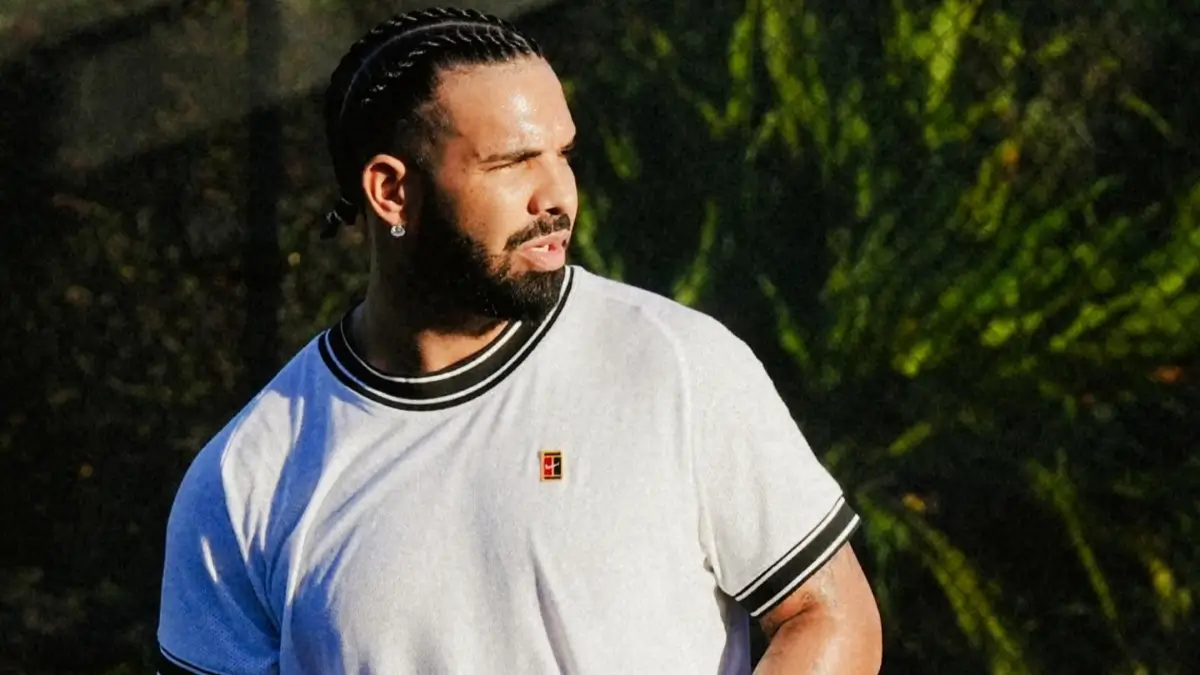 Drake surpreende fãs e lança 3 álbuns inéditos no mesmo dia Drake surpreende fãs e lança 3 álbuns inéditos no mesmo dia