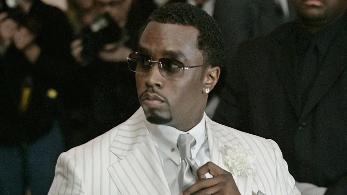 Diddy se envolve em briga na prisão e acaba em confinamento solitário Diddy se envolve em briga na prisão e acaba em confinamento solitário